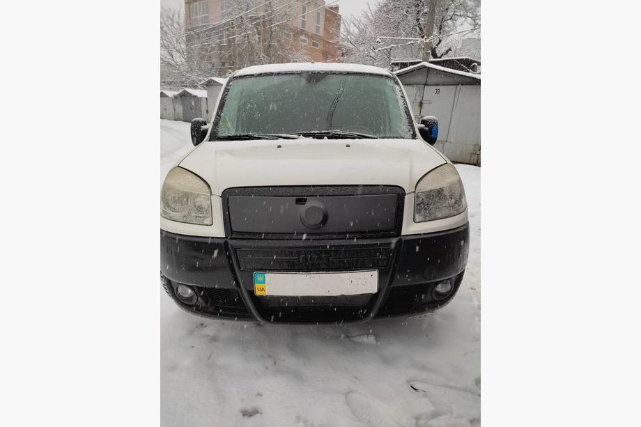 Fiat Doblo I 2005-2010 Upper Winter Grille Cover glossy Image