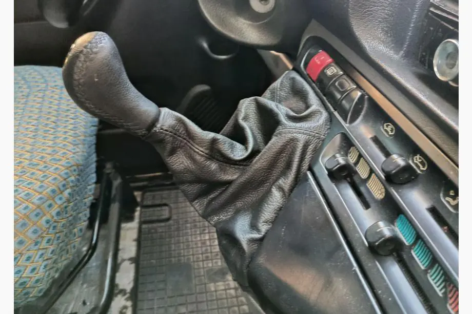 Citroen Jumpy 1996-2007 Leather Gear Shift Boot Image