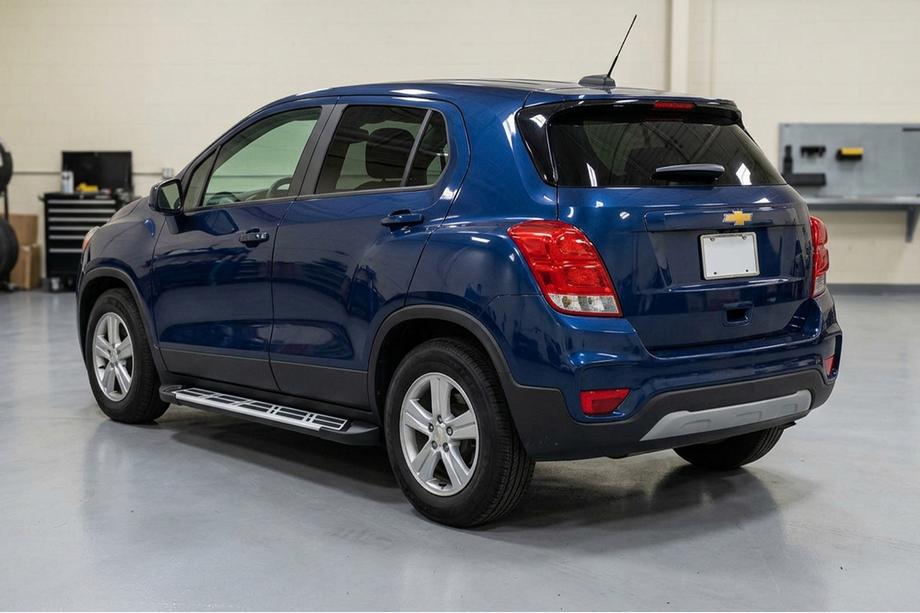 Chevrolet Trax 2012-2023 Side Steps Sunrise (2 pcs, Aluminum) Image