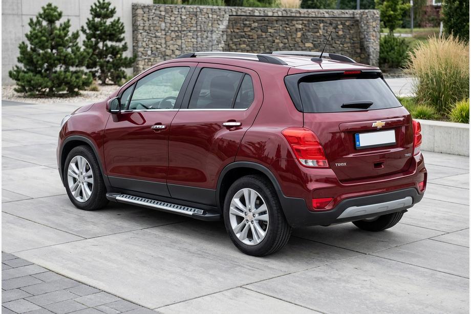 Chevrolet Trax 2012-2023 Side Steps Line (2 pcs, Aluminum) Image