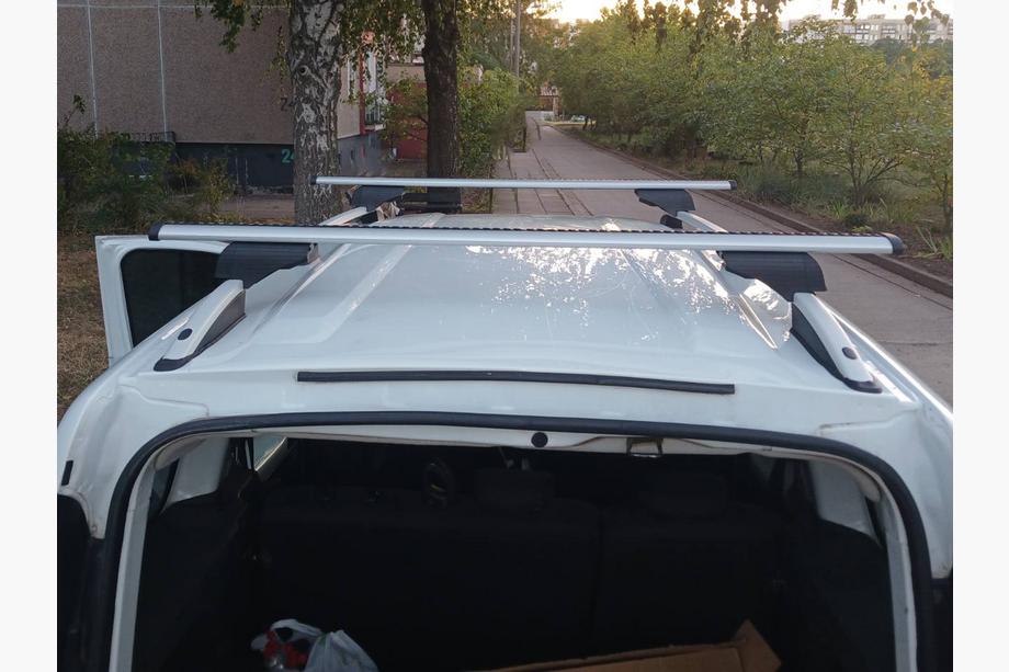 Renault Dokker 2013-2022 Roof rack cross bars for standard roof rails lockable Wizard V1 (2 pcs) 135 cm, Gray Photo 3