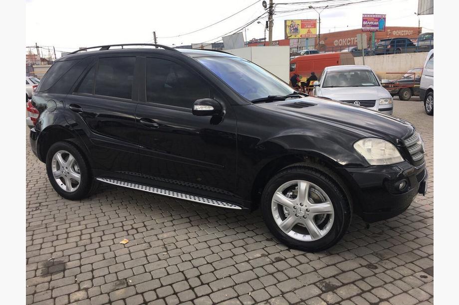 Mercedes ML W164 2005-2011 OEM Side Steps (2 pcs, Aluminum) Photo 10