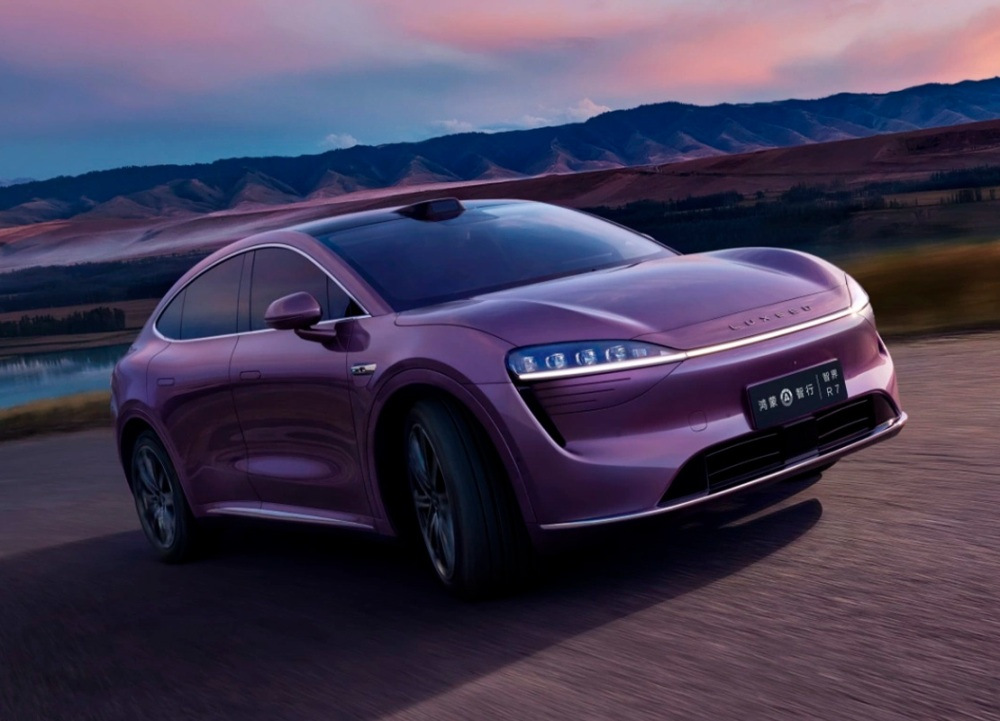 Luxeed R7 Review: An Innovative Electric Crossover from Huawei and Chery