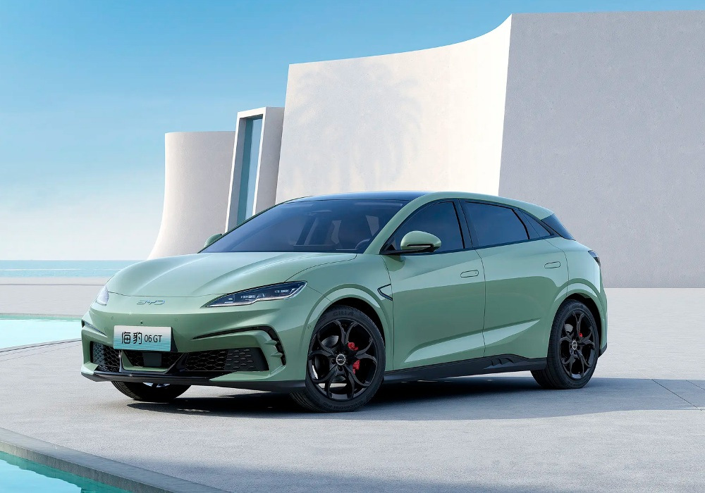 BYD Seal 06 GT Review: A Stylish Electric Hatchback with a Dynamic Character