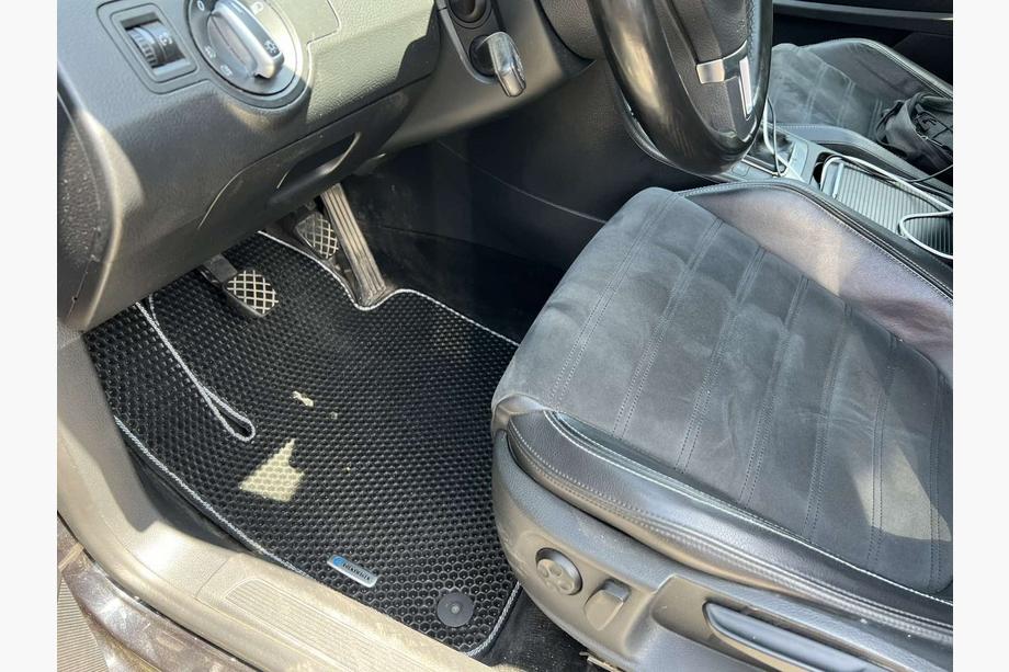 Volkswagen Passat CC 2008-2017 EVA Floor Mats (Honeycomb, Black) Image