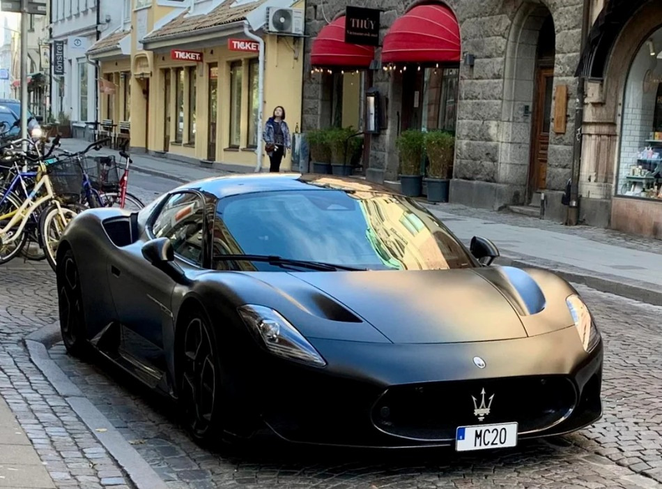 Matte or glossy car: the eternal debate about style and practicality