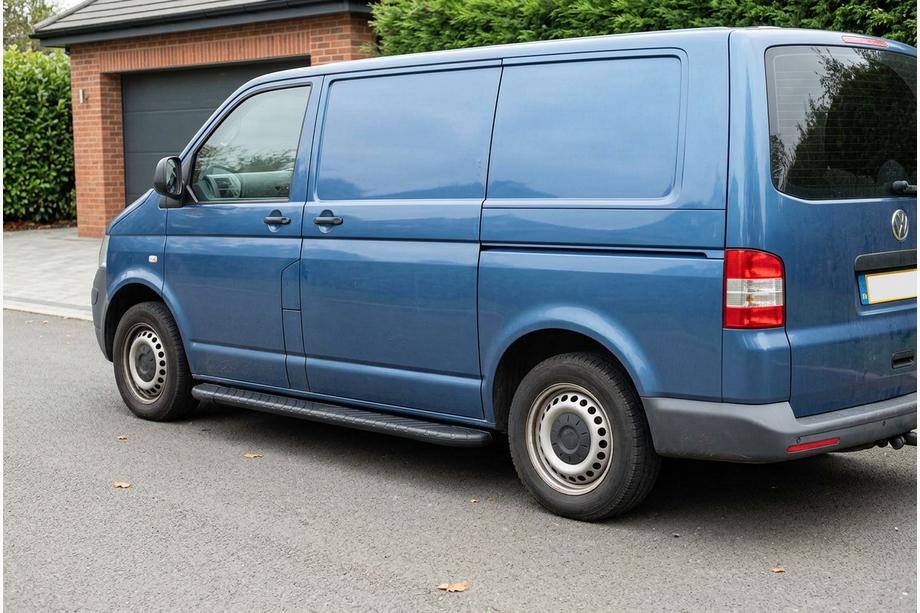 Volkswagen T5 Multivan 2003–2010 Side Steps Bosphorus Black (2 pcs, Aluminum) Short Wheelbase Image