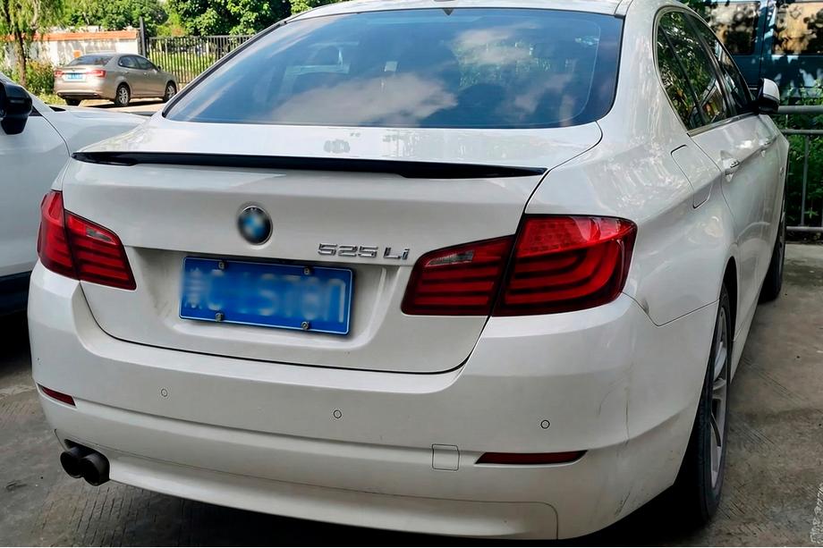 BMW 5 Series F10/F11 2010–2016 P-Style Spoiler (for F10, Gloss Black) Image