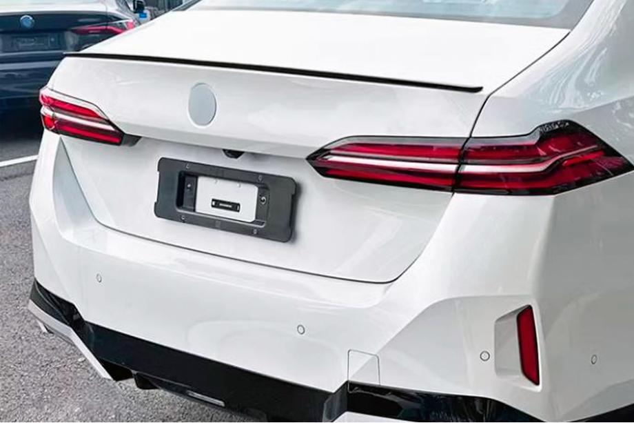 BMW 5/i5 Series G60/G60E/G61 2023- M5-Style Spoiler (Gloss Black) Photo 1