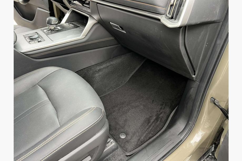 Mazda CX-70 2024- yy Deluxe Textile Floor Mats (Black) Photo 2