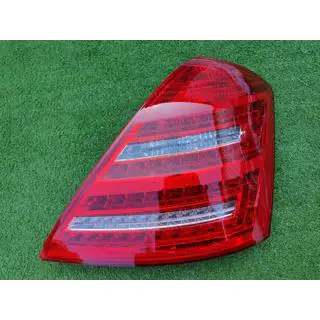 Clearance Facelift Right Tail Light (OEM, 1 pc) photo 1