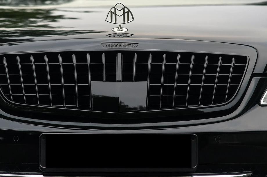 Mercedes S-class W221 2005-2013 Maybach Front Grille Black (2009-2013) Image