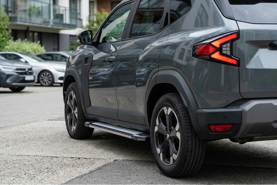 Dacia Duster 2024- Side Steps Rainbow (2 pcs, Aluminum) Image