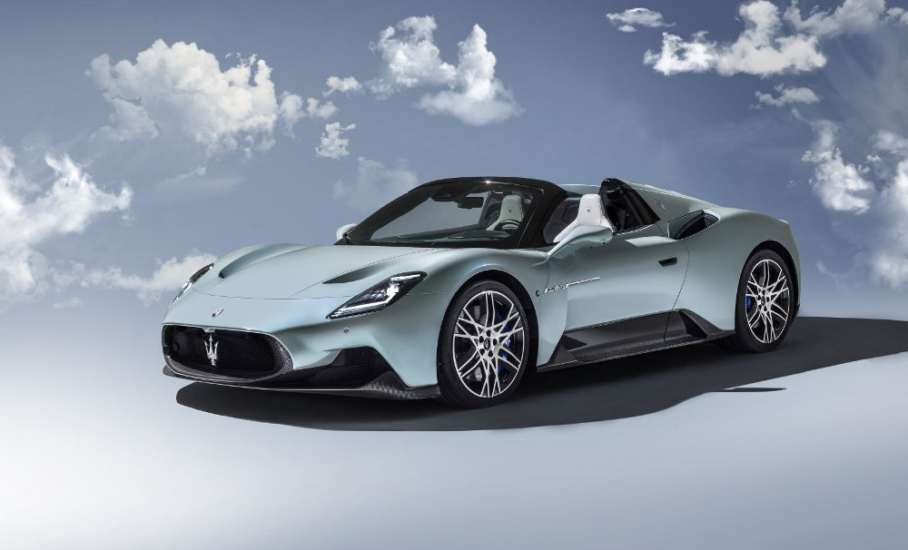Maserati MC20 Cielo Review: An Elegant Roadster with a Racing Spirit