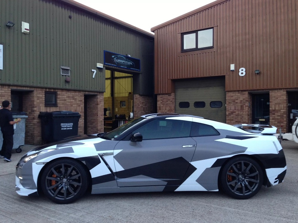 Pros and cons of using vinyl film in car tuning