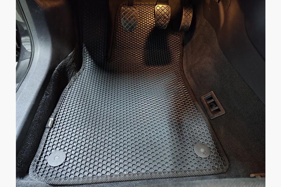 Audi A4 B7 2004-2008 Rubber Floor Mats Carsuit (Black) Image