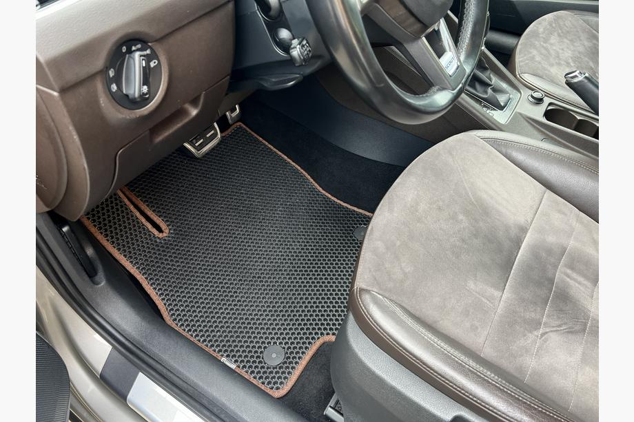 Skoda Octavia III A7 2013-2019 Rubber Floor Mats Carsuit (Black) Image