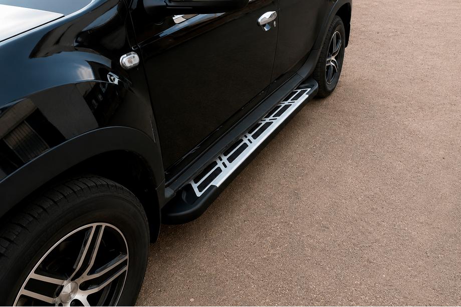 Dacia Duster 2008-2018 Side Steps Sunrise (2 pcs, Aluminum) Photo 1