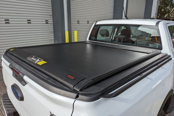 How to choose a roller blind for a pickup truck: A practical guide Photo 2
