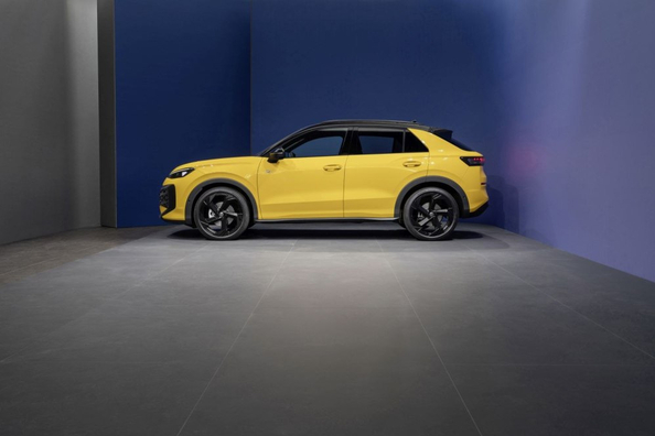 Second-Generation Volkswagen T-Roc 2025 Review: Updated Compact Crossover Photo 2