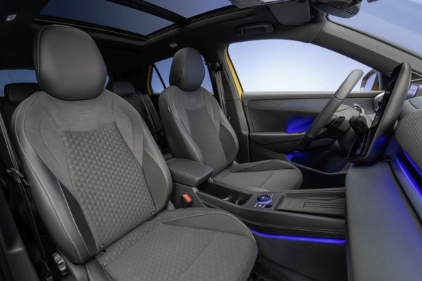 Second-Generation Volkswagen T-Roc 2025 Review: Updated Compact Crossover Photo 6