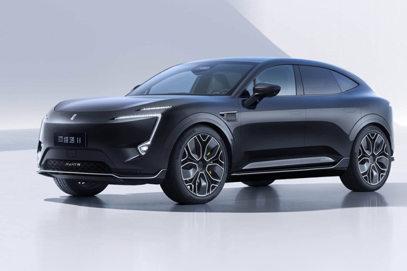 Avatr 11 REEV 2025 Review: Hybrid Luxury SUV