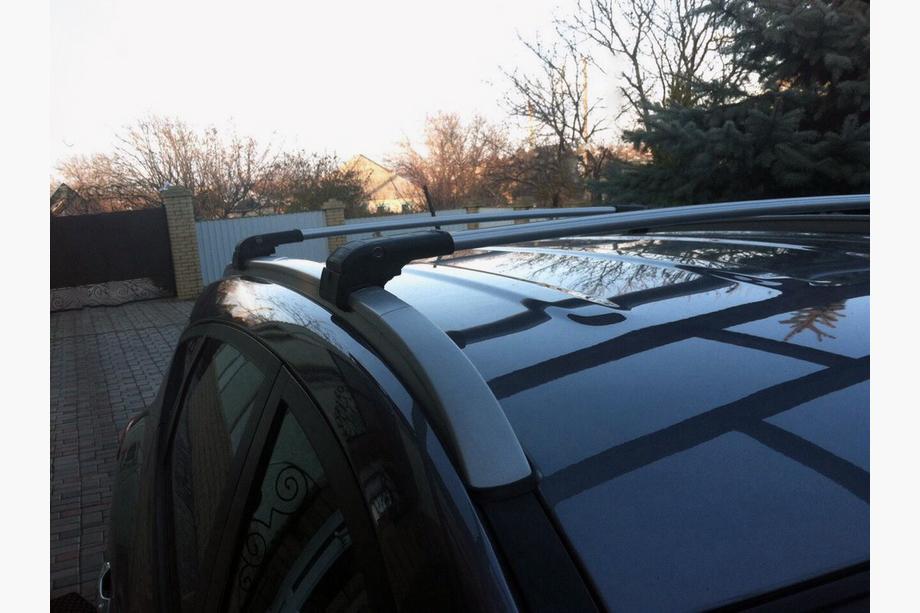 Hyundai IX-35 2010-2015 Roof rack (cross bars) for integrated roof rails lockable WingCarrier V2 (2 pcs) Black Image