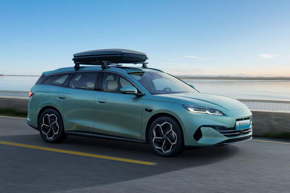Review of the BYD Seal 06 Travel DM-i station wagon: Technical specifications, equipment, photos