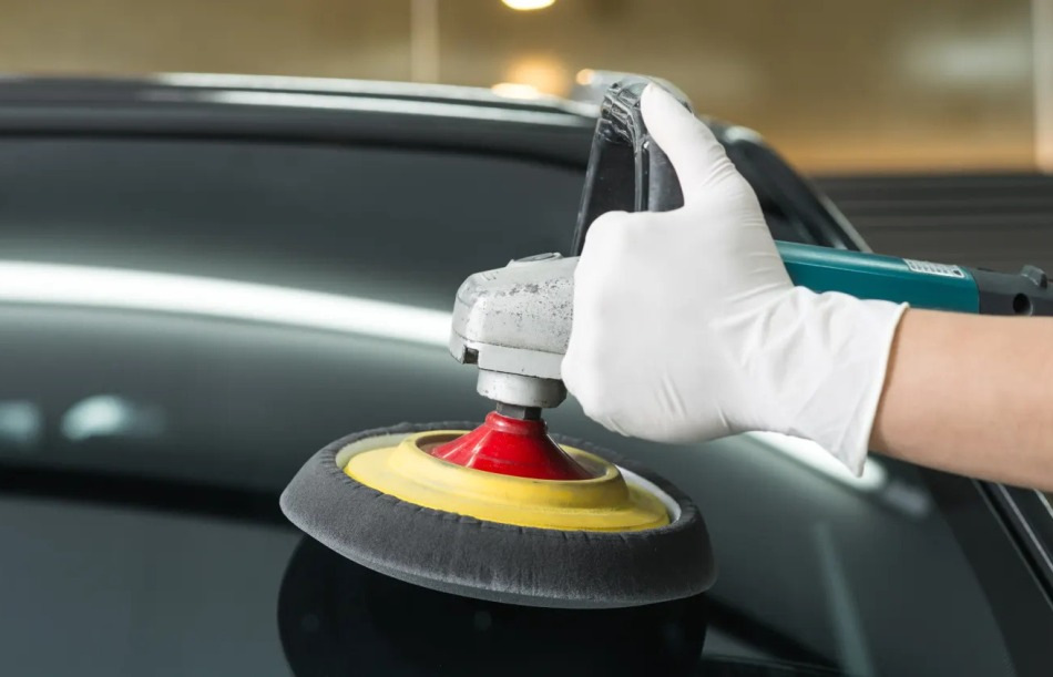 What does polishing a car windshield do?