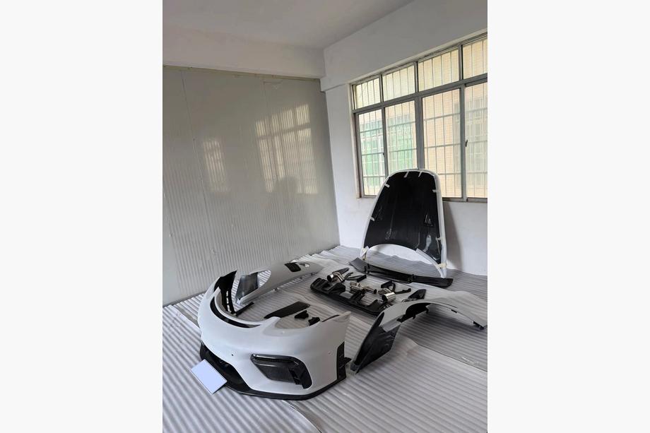 Porsche Boxster/Cayman 982 (718) 2016- GT4 Body Kit Set (Polypropylene + Carbon) Photo 4