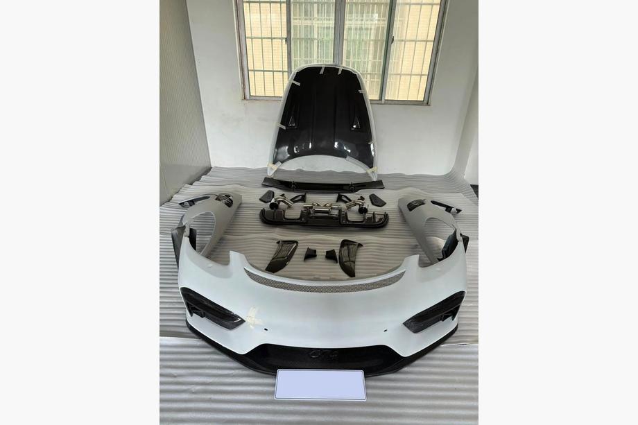 Porsche Boxster/Cayman 982 (718) 2016- GT4 Body Kit Set (Polypropylene + Carbon) Photo 1