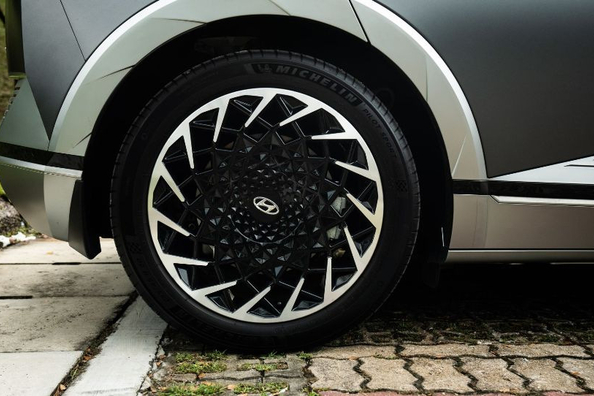 Does wheel size affect the range of an electric car?