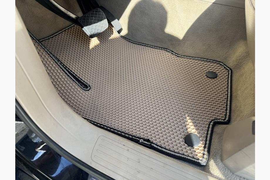 Mercedes GLE/ML class W166 2011-2018 Rubber Floor Mats Carsuit (Beige) Image