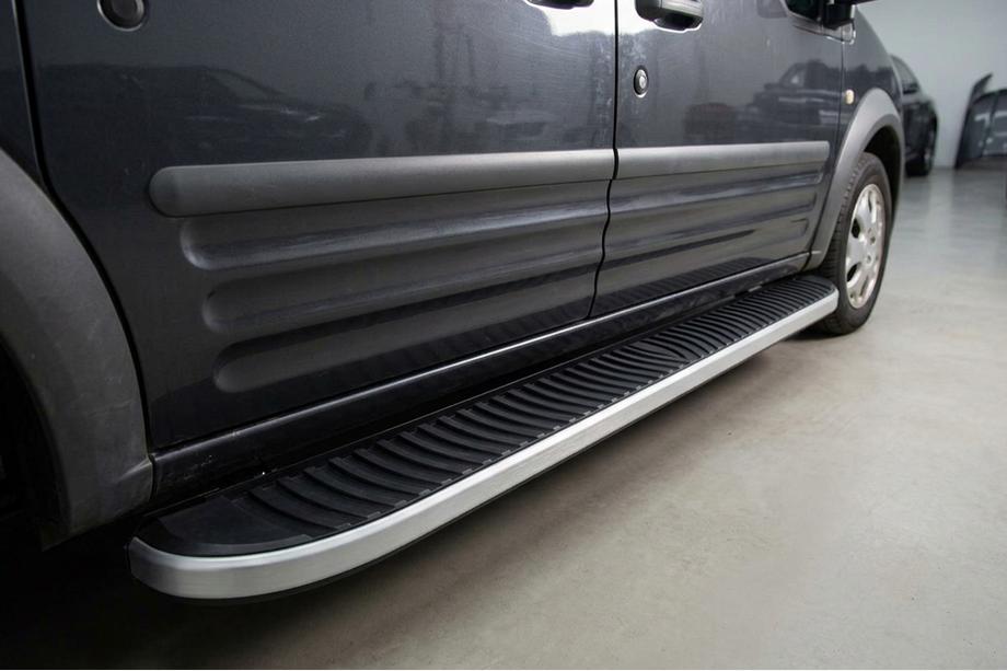 Ford Connect 2006–2009 Side Steps Tayga (2 pcs, Aluminum) Image
