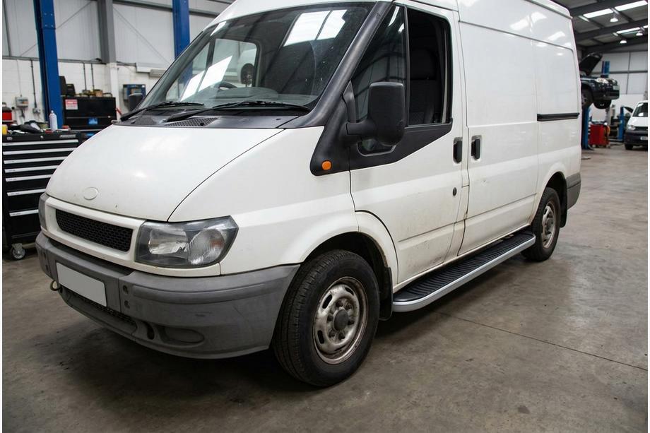 Ford Transit 2000–2014 Side Steps Tayga Grey (2 pcs, Aluminum) Image
