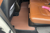Toyota Land Cruiser 200 2007-2021 Rubber floor mats Carsuit (2007-2012, brown) photo 3