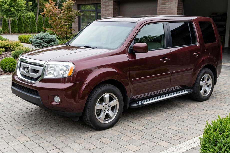 Honda Pilot 2008-2015 Side Steps Line (2 pcs, Aluminum) Image
