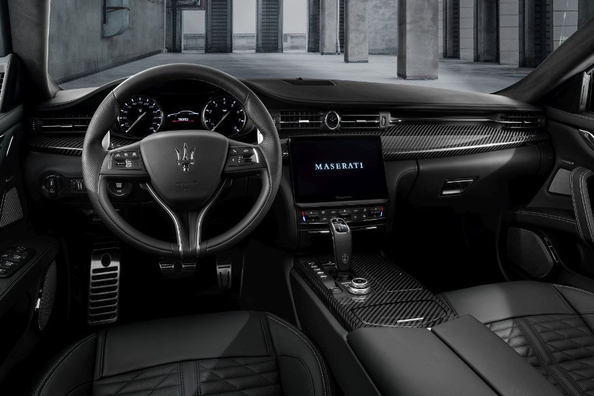 Maserati Quattroporte Trofeo Review: A Luxurious Italian Sedan Photo 6