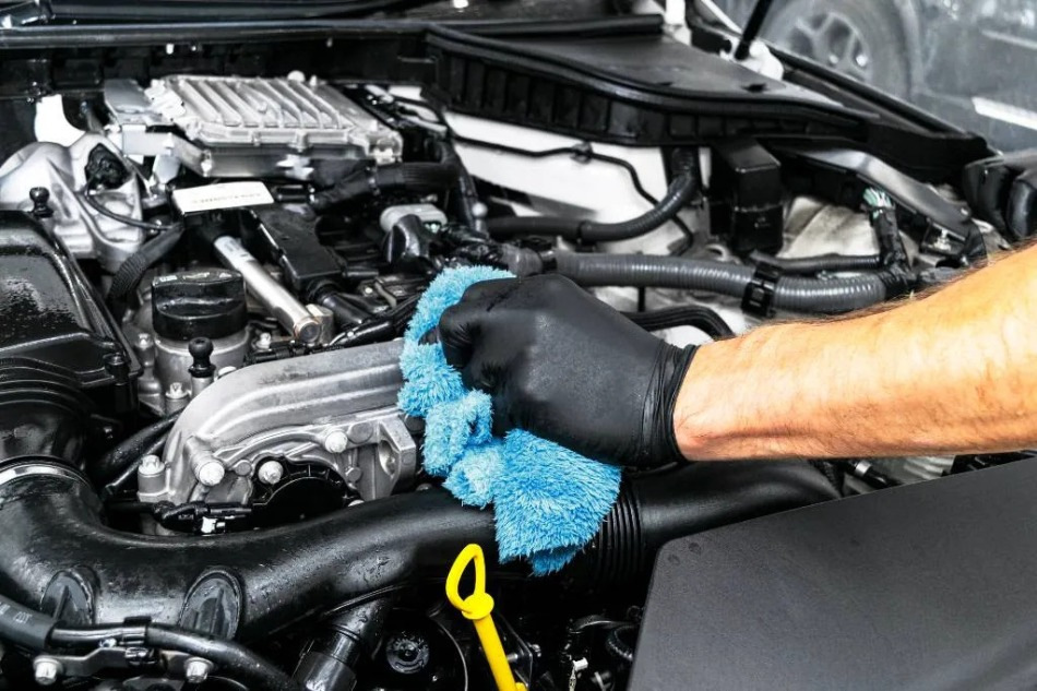 When and why should you wash a car engine?