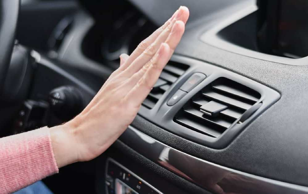 Why the Car Air Conditioner Blows Weakly: Possible Causes