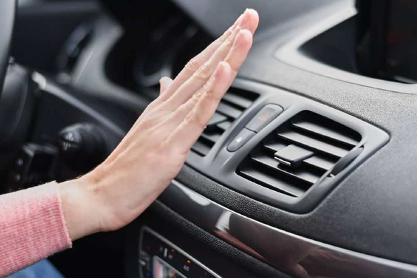Why the Car Air Conditioner Blows Weakly: Possible Causes