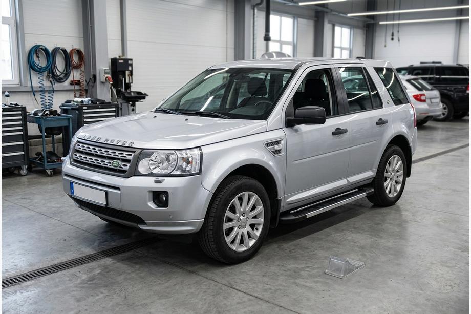 Land Rover Freelander II 2006–2014 Side Steps RedLine V1 (2 pcs, Aluminum) Image