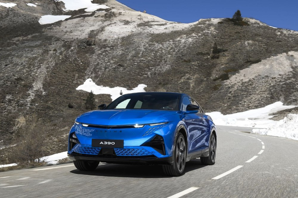 Alpine A390 Review: Electric Fastback with Sports Car Dynamics