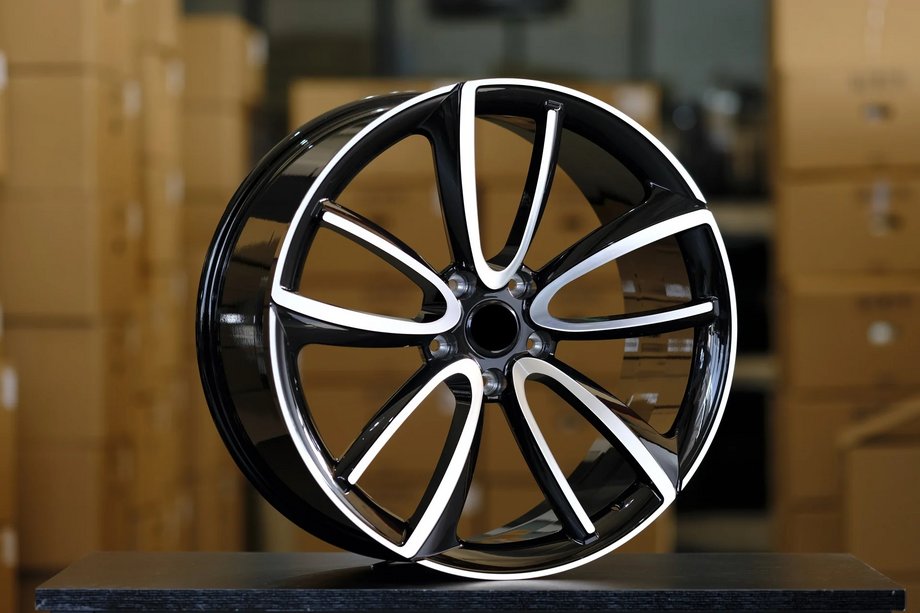 Bentley Bentayga 2015-2025 Forged Wheels OEM R23 V2 (Set of 4) Image