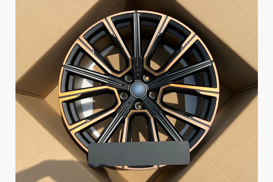BMW XM G09 2022- Forged OEM Wheels R21 V1 (Set of 4) Image