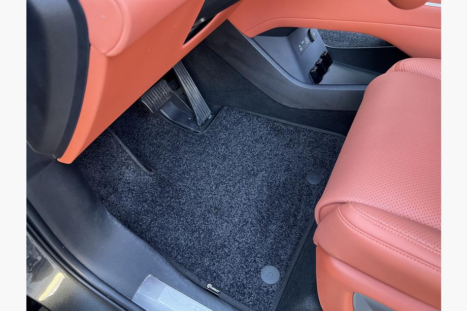 BYD Tang L 2025– Textile Floor Mats Classic (2 Rows, Black) Image