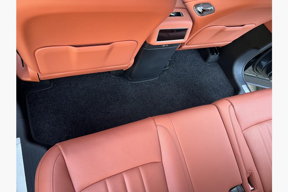 BYD Tang L 2025– Textile Floor Mats Premium (3 Rows, Black) Photo 4