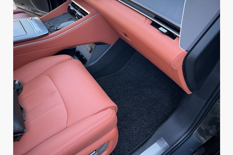 BYD Tang L 2025– Textile Floor Mats Premium (3 Rows, Black) Photo 2
