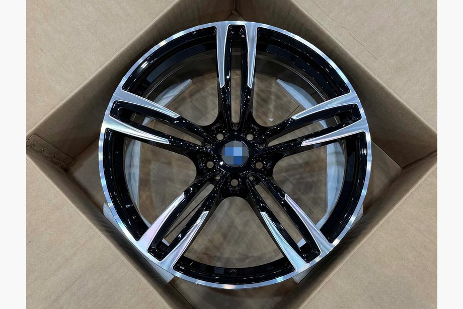 BMW I4 (G26) 2022- Forged OEM R20 V2 Wheels (Set of 4) Image