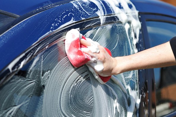 How to Choose the Right Car Shampoo for Hand Washing?